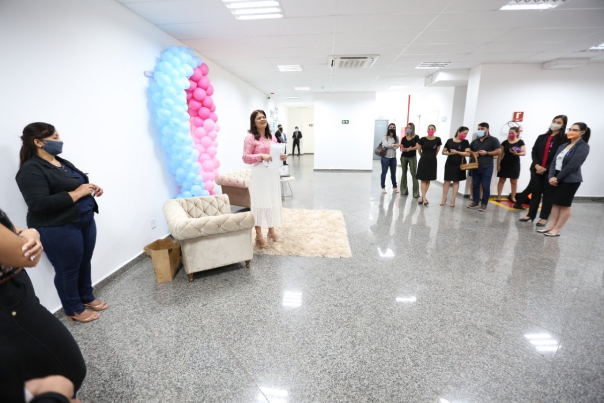 NA ALE: Cassia conscientiza servidores sobre Outubro Rosa e Novembro Azul