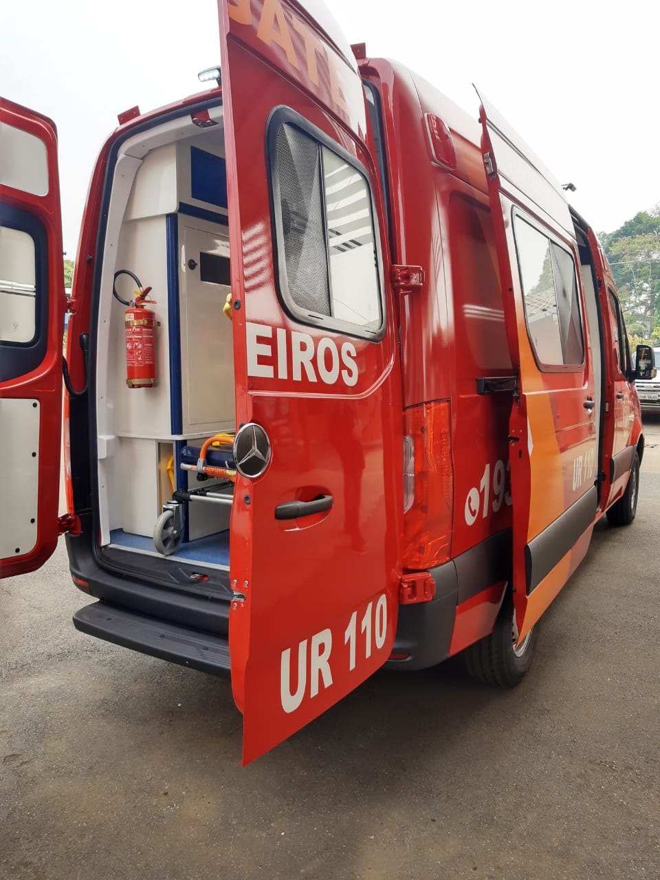 DEPUTADO: Alex Silva garante duas ambulâncias para o Corpo de Bombeiros 