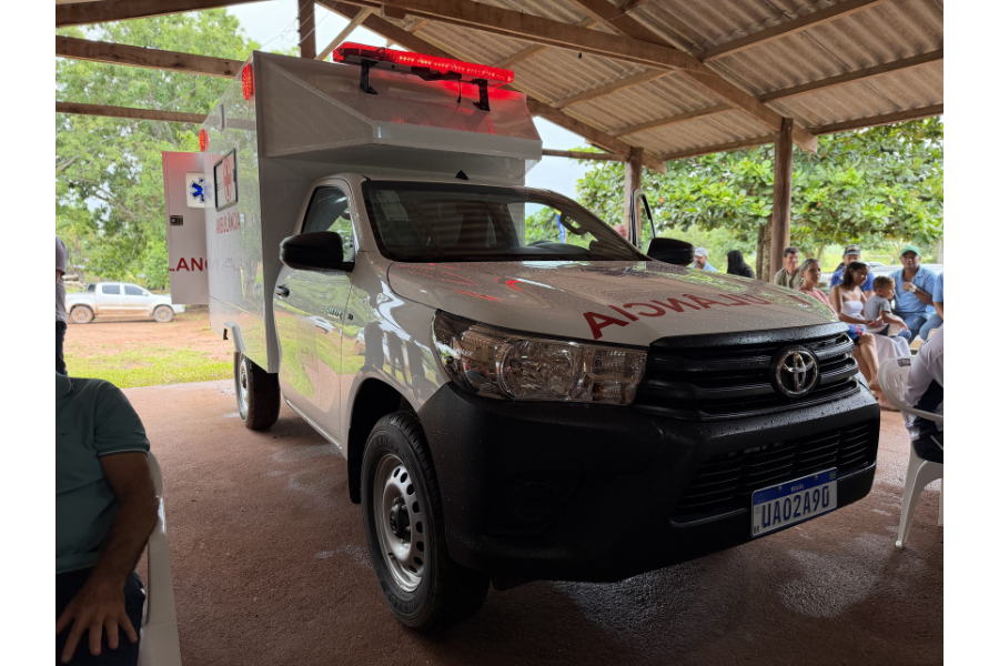 AMBULÂNCIA NOVA: Cássio Gois garante socorro rápido no distrito 14 de Abril em Espigão