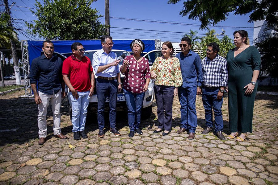 SAÚDE: Prefeitura de Porto Velho entrega caminhonete para atender distritos do baixo Madeira