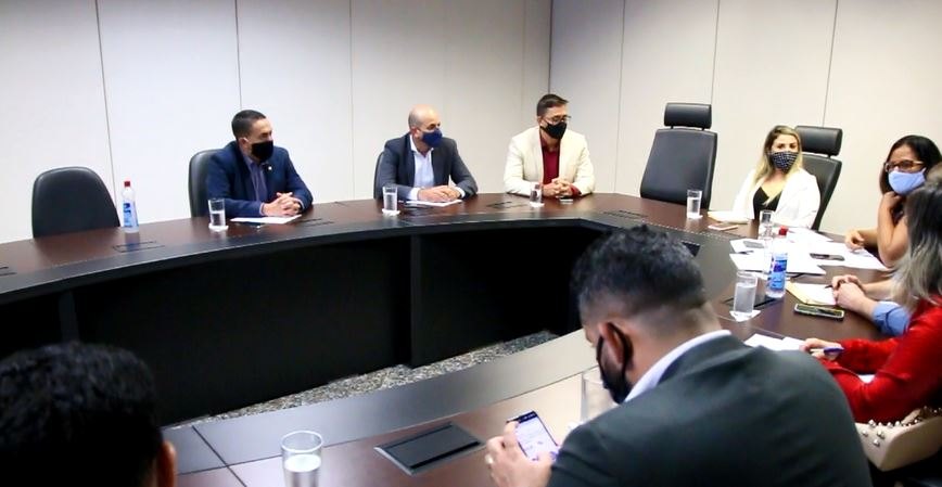 CONTRIBUIÇÃO SERVIDORES: Eyder Brasil debate sobre a Reforma da Previdência em Rondônia