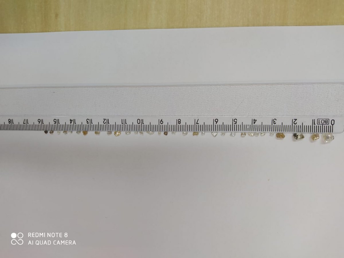 FLAGRANTE: Polícia Federal prende homem com mais de 30 pedras de diamante