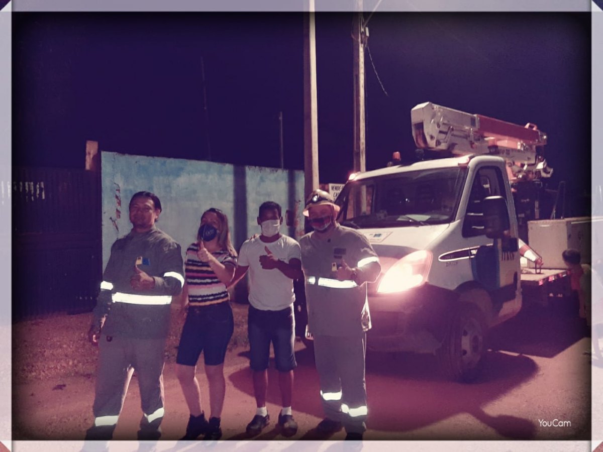 BAIRRO JARDIM SANTANA: Serviço de iluminação é realizado após pedido de Márcio Miranda