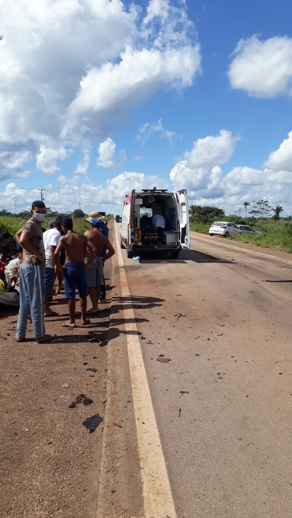 IDENTIFICADA: Mulher morre e idoso fica em estado grave após acidente na BR-364