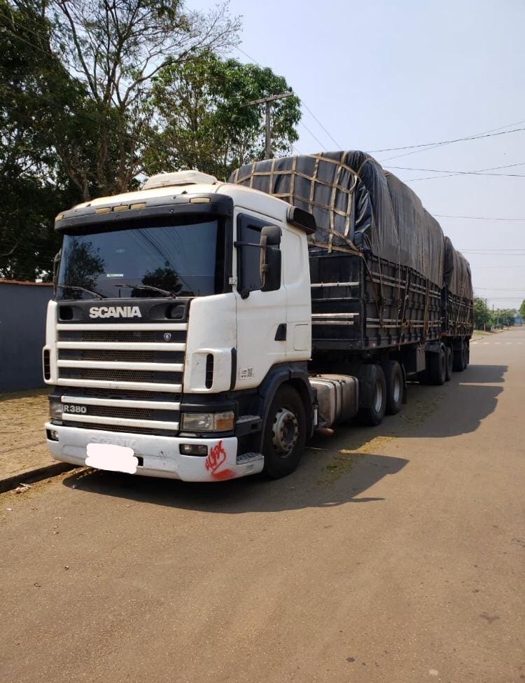 TRÁFICO: Polícia Federal e PRF prendem caminhoneiro com 135 quilos de droga