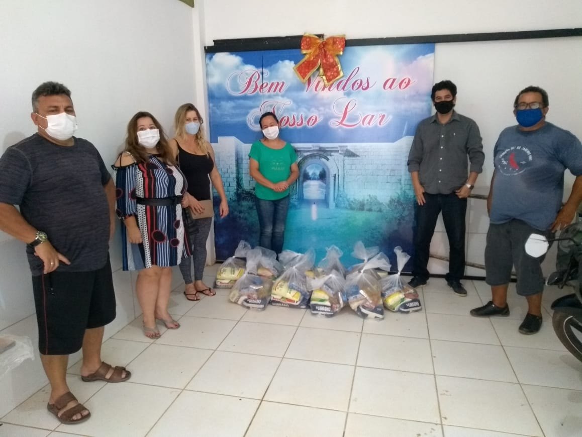 NATAL SOLIDÁRIO: Sindicato dos Peritos Criminais realiza doação de várias cestas básicas