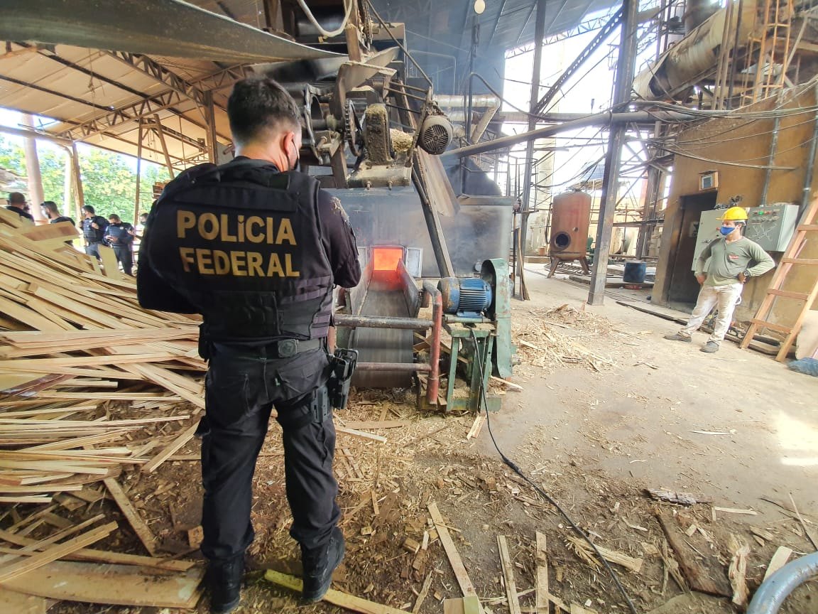 QUEIMADO: PF incinera mais de meia tonelada de entorpecentes apreendidos