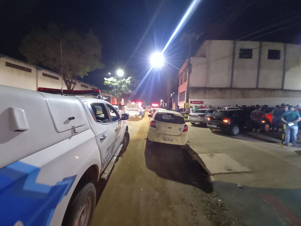 VÍDEO: PM é acionada após confusão envolvendo motoristas de App