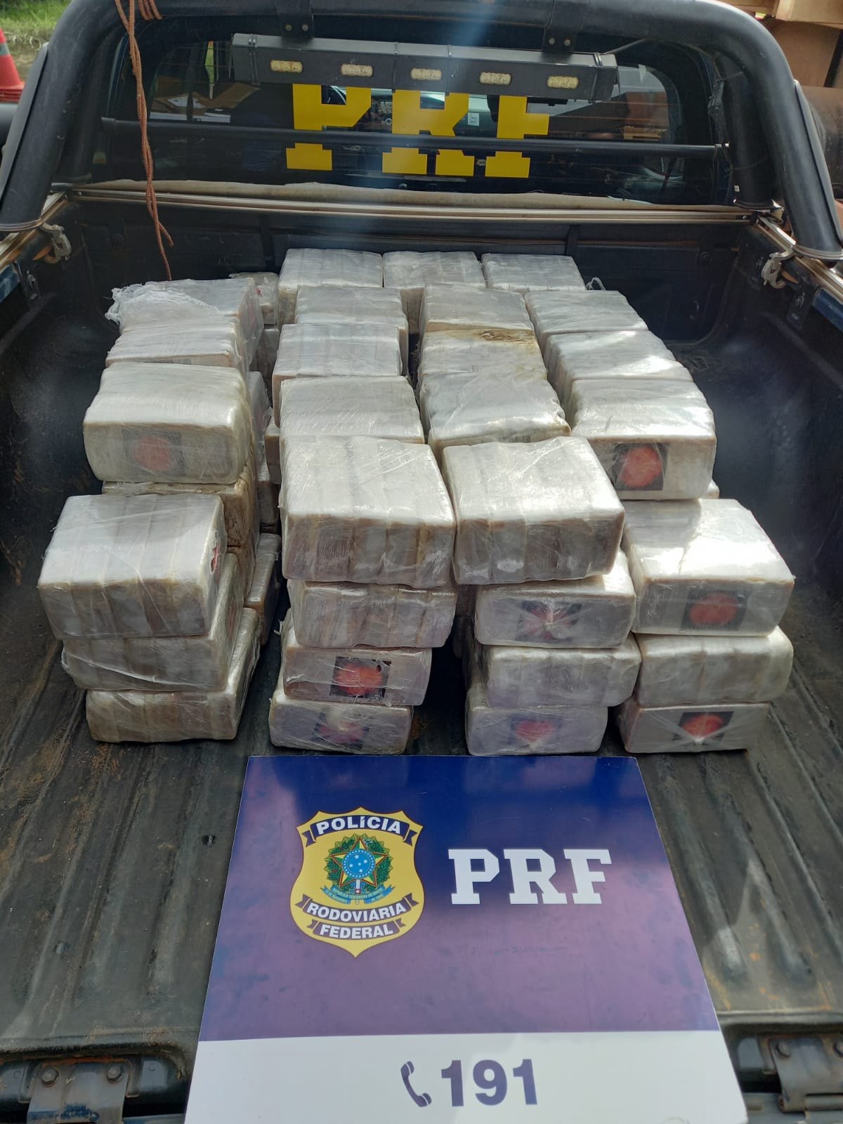 FISCALIZAÇÃO: PRF apreende quase meia tonelada de cocaína na BR-364