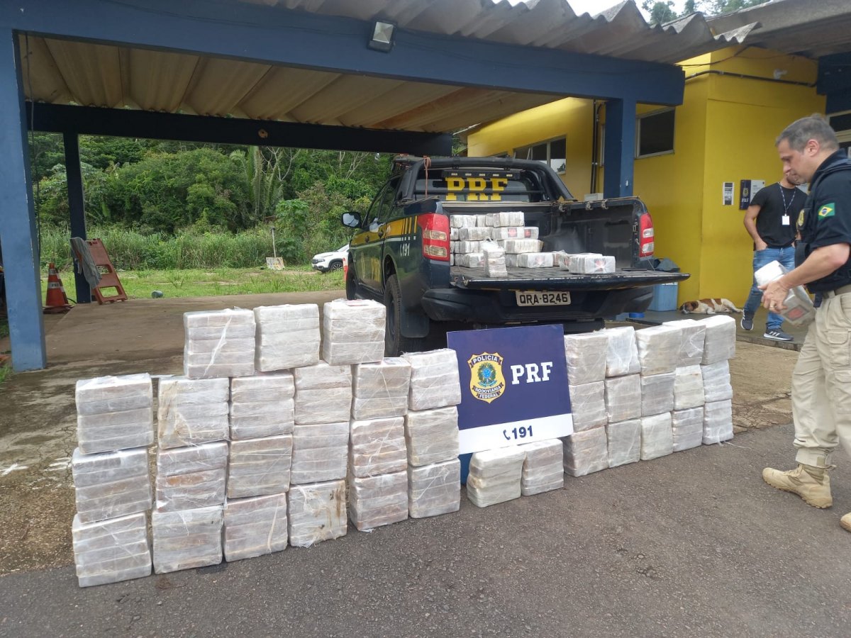 FISCALIZAÇÃO: PRF apreende quase meia tonelada de cocaína na BR-364