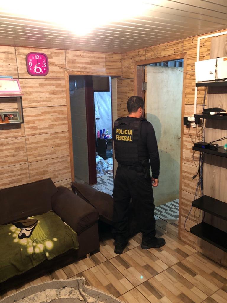 RAIO-X: Operação da PF prende traficantes que enviavam droga da capital para SC