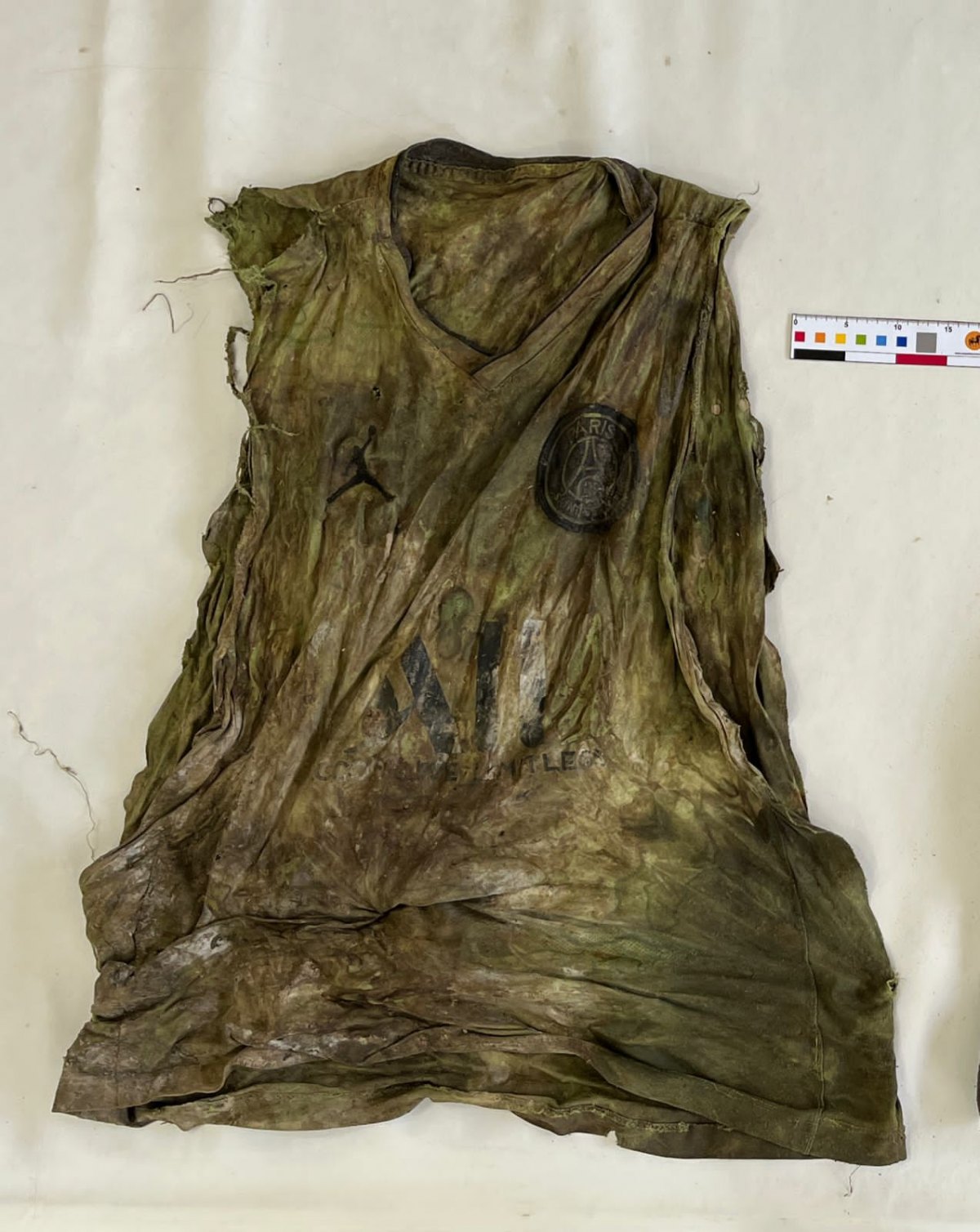 CAMISA DE TIME: IML busca identificar homem encontrado morto em lago às margens da BR-319