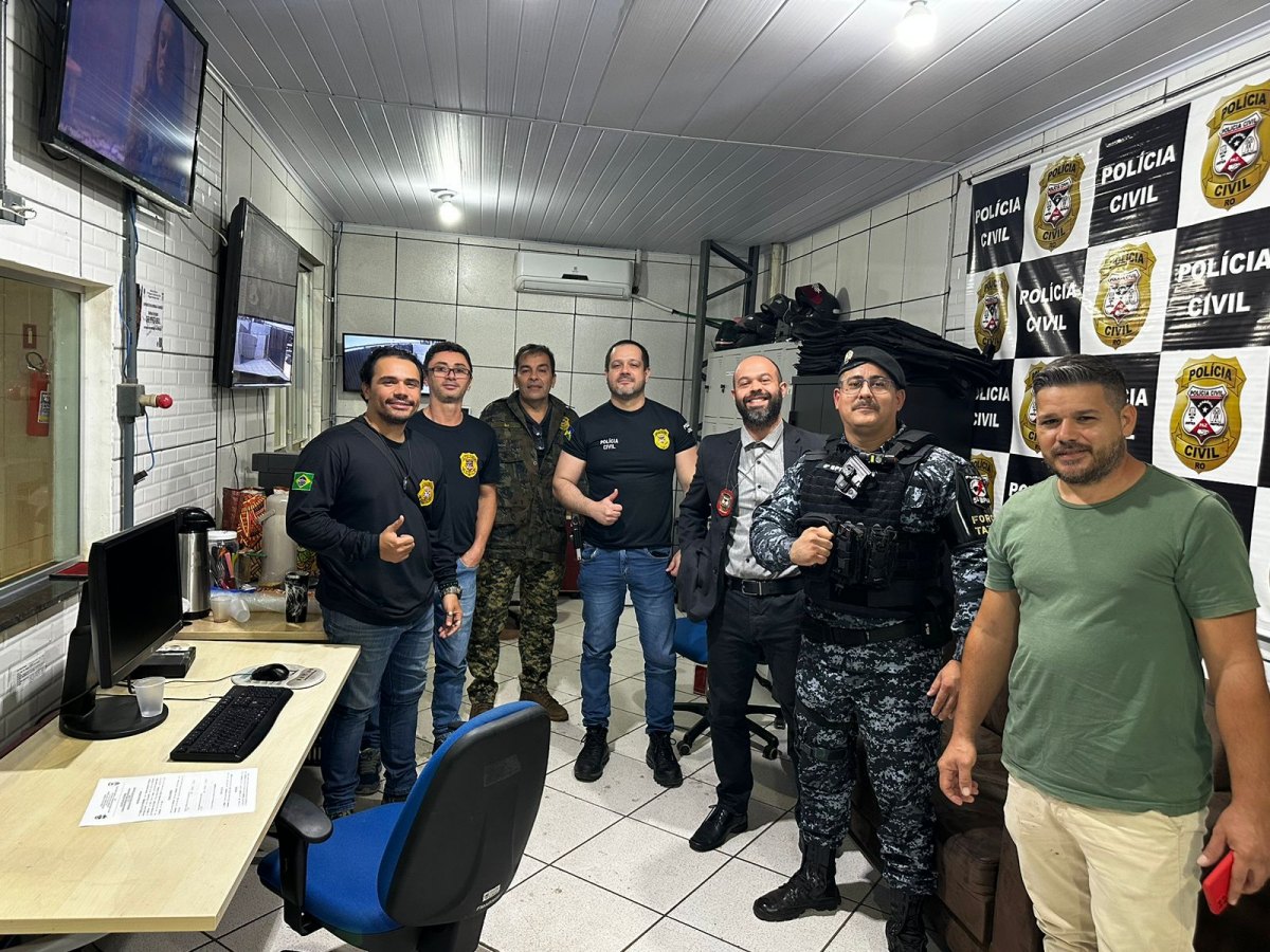 FORÇA TÁTICA: Secretário de Segurança vai às ruas com equipe da PM durante varredura na capital 