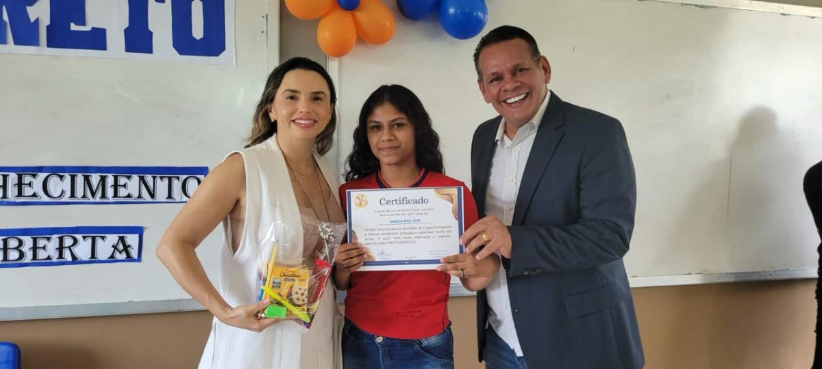 POLÍCIA CIVIL: Delegada Leisaloma ministra palestra para 'Projeto de Extensão' em escola