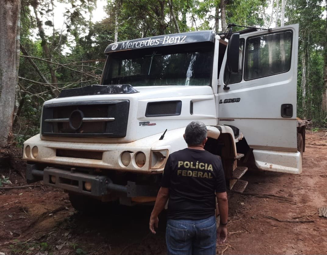 ROOSEVELT: PF prende três pessoas por desmatamento em Terra Indígena 