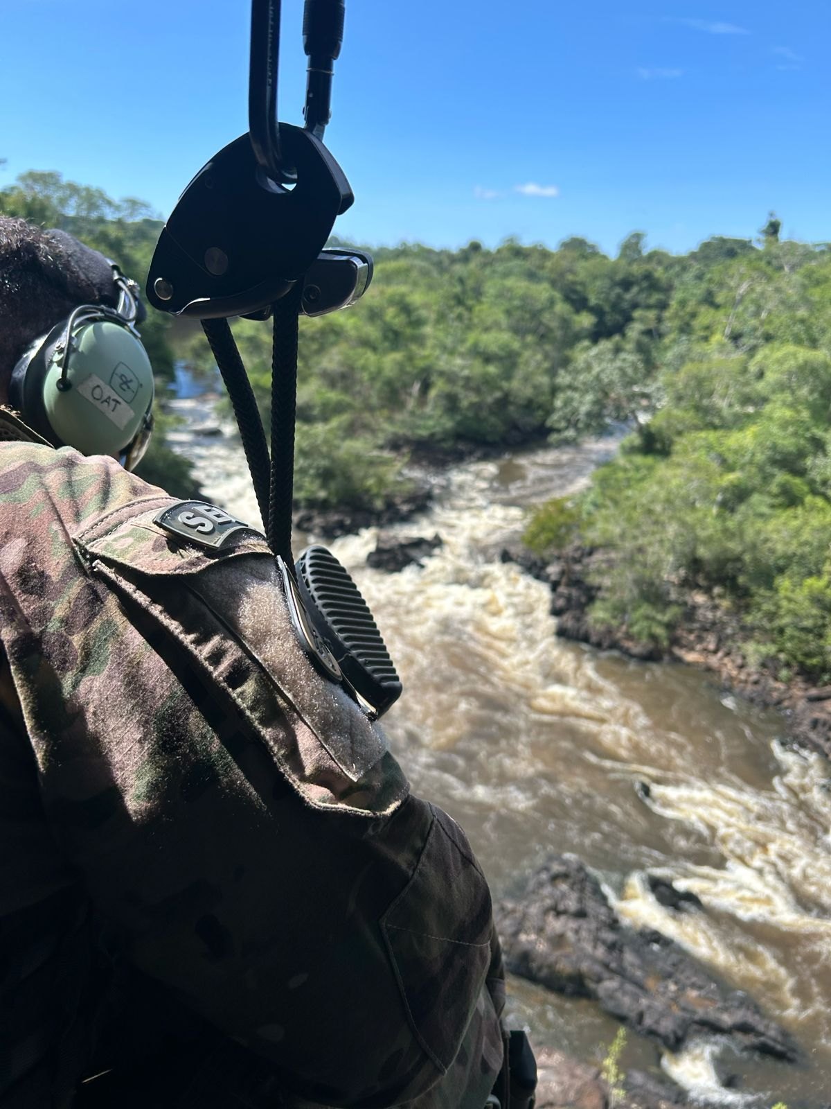 ROBERT JORDAN: Operação da PF combate extração de diamantes e destrói vários veículos em TI