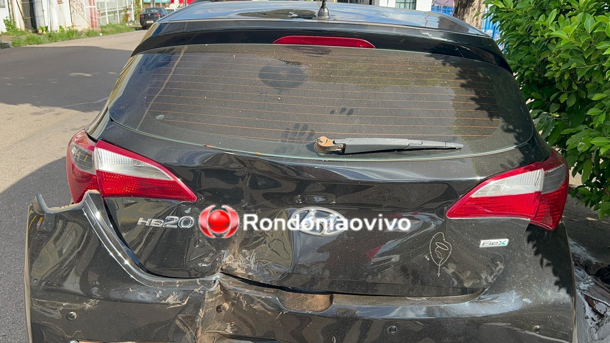 VÍDEO: Motociclista fica gravemente ferido após bater em carro parado