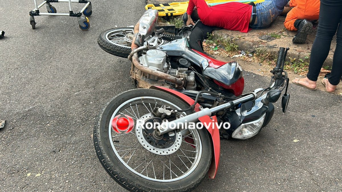 HILUX AVANÇOU: Motociclista sofre gravíssima fratura exposta em acidente no Centro