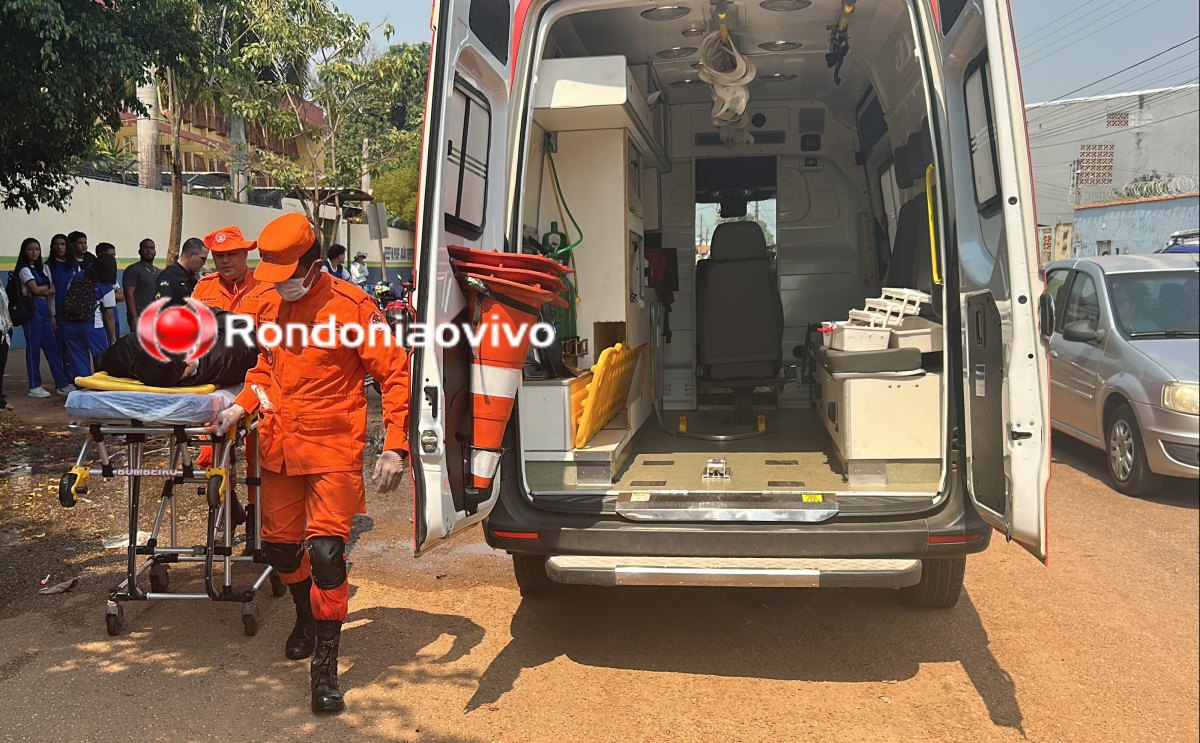 RUA DAS CAMÉLIAS: Motoboy de delivery sofre gravíssimo acidente na frente de escola