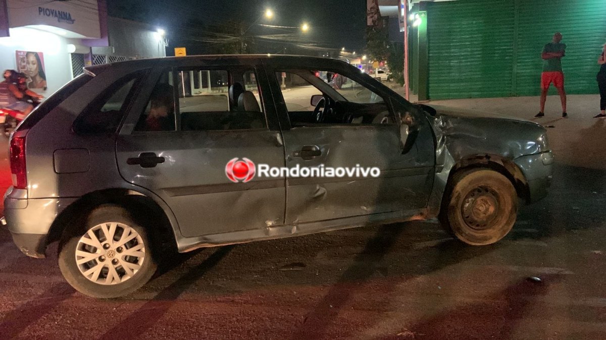 NO CENTRO: Casal é vítima de acidente após motorista cruzar preferencial 