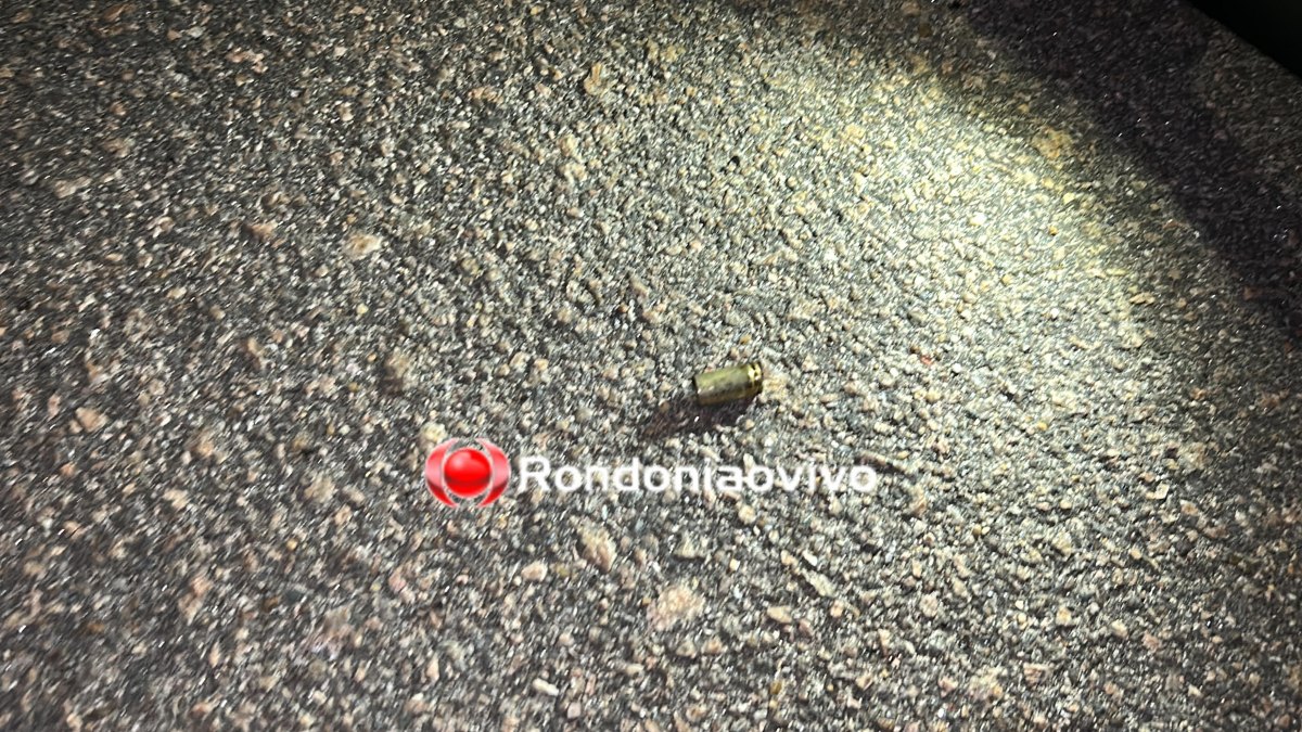 VÍDEO: Dois jovens são atacados a tiros na frente de residência 