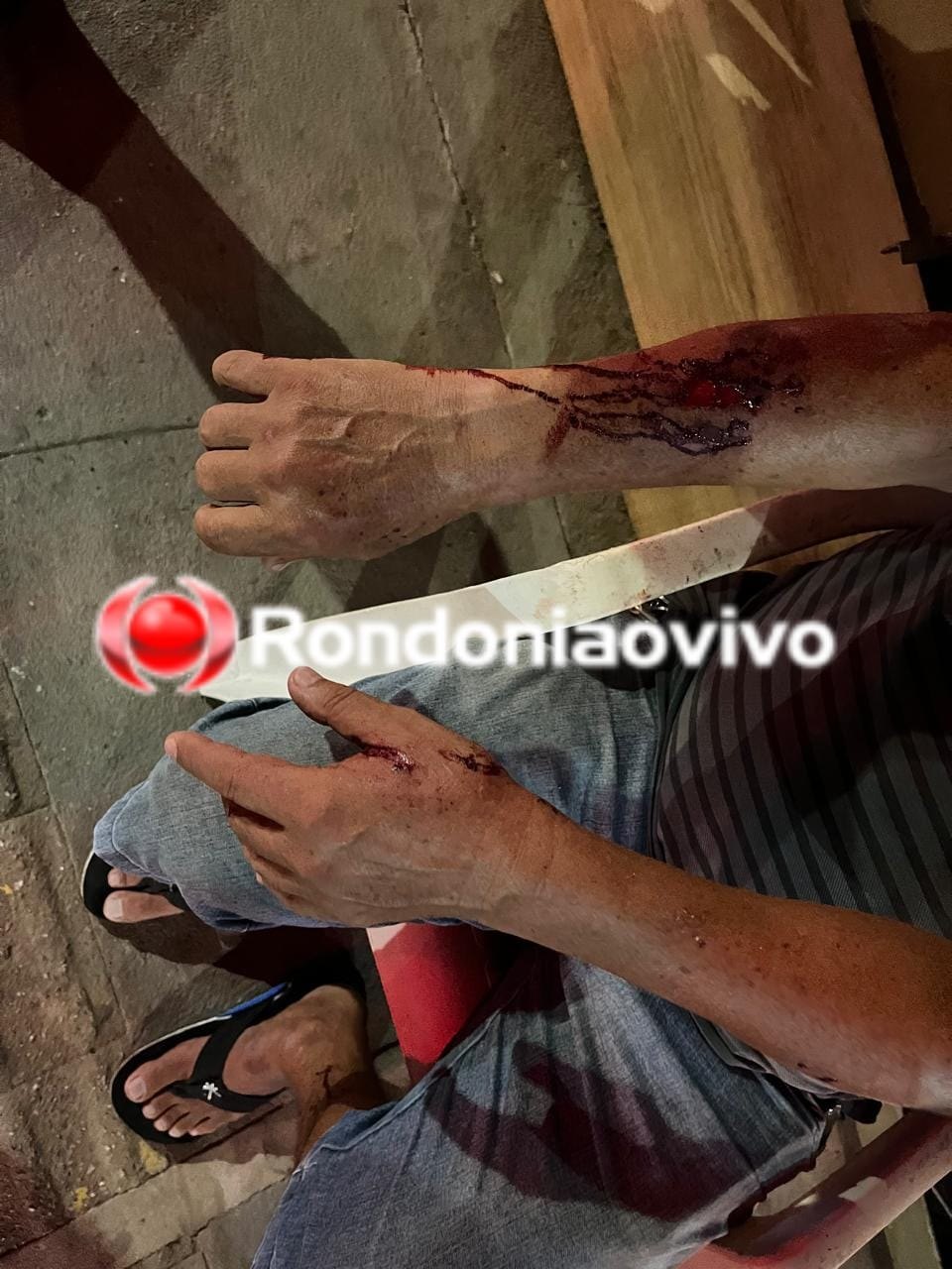 CIÚMES: Homem é agredido a paulada e pedradas ao ser flagrado com a vizinha casada 
