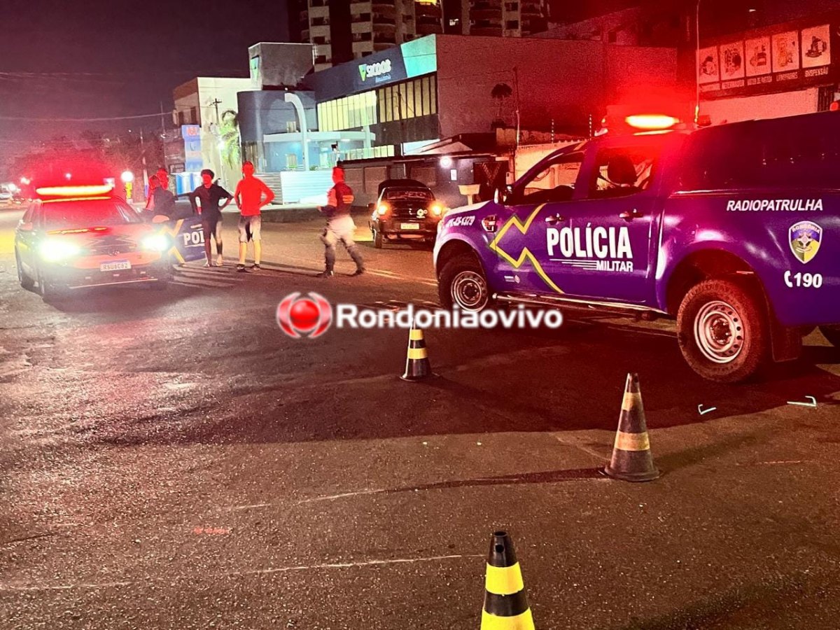 NO CENTRO: Passageira de moto sofre fraturas após Prisma invadir preferencial 