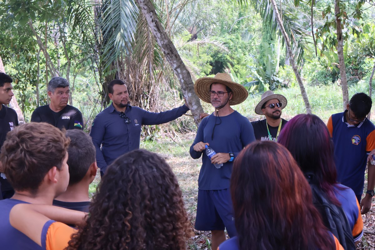 PARQUE DOS TANQUES: Estudantes vivenciam ações de preservação de nascentes em Porto Velho
