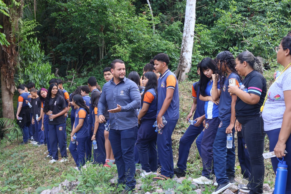 PARQUE DOS TANQUES: Estudantes vivenciam ações de preservação de nascentes em Porto Velho