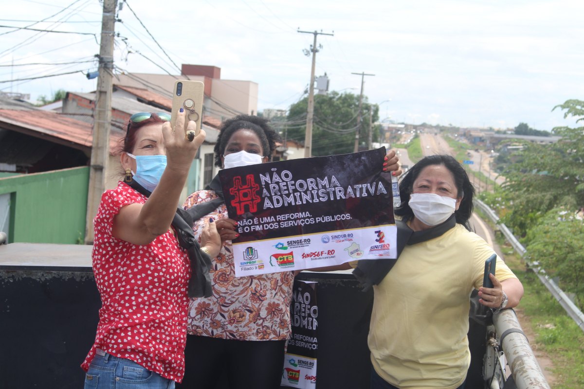 MANIFESTAÇÃO NA CAPITAL: Carreata protesta contra reforma administrativa e pede vacinas para servidores 