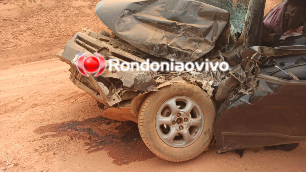 URGENTE: Acidente envolvendo caminhão do lixo deixa motorista preso nas ferragens
