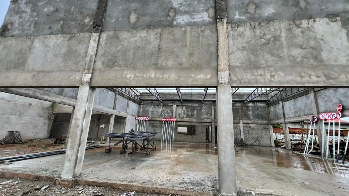 CONFÚCIO MOURA: Senador confere avanços da escola Primeiros Traços em Presidente Médici