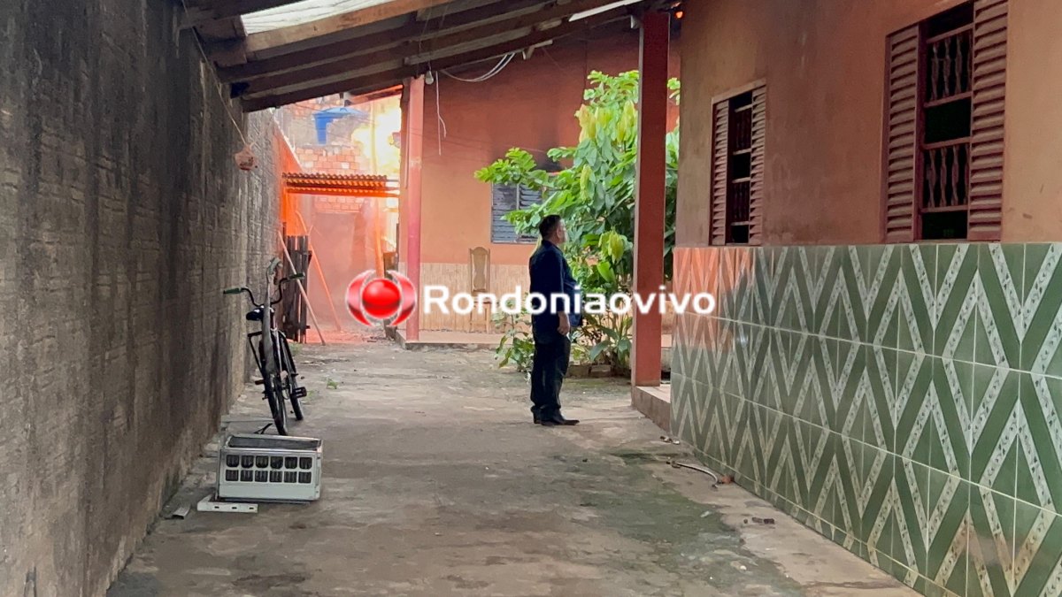 URGENTE: Casa é destruída por incêndio no Embratel em Porto Velho 