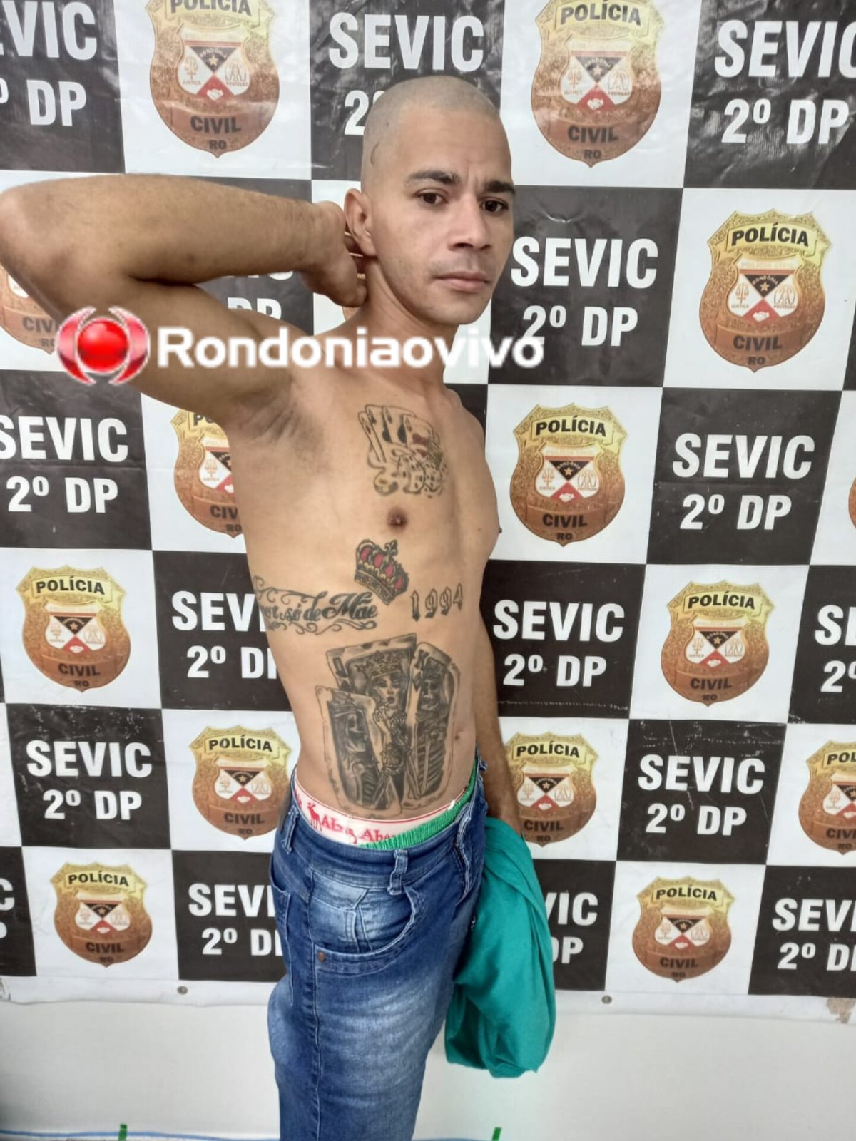 ACERTO DE CONTAS: Apenado é executado com vários tiros no portão de casa 