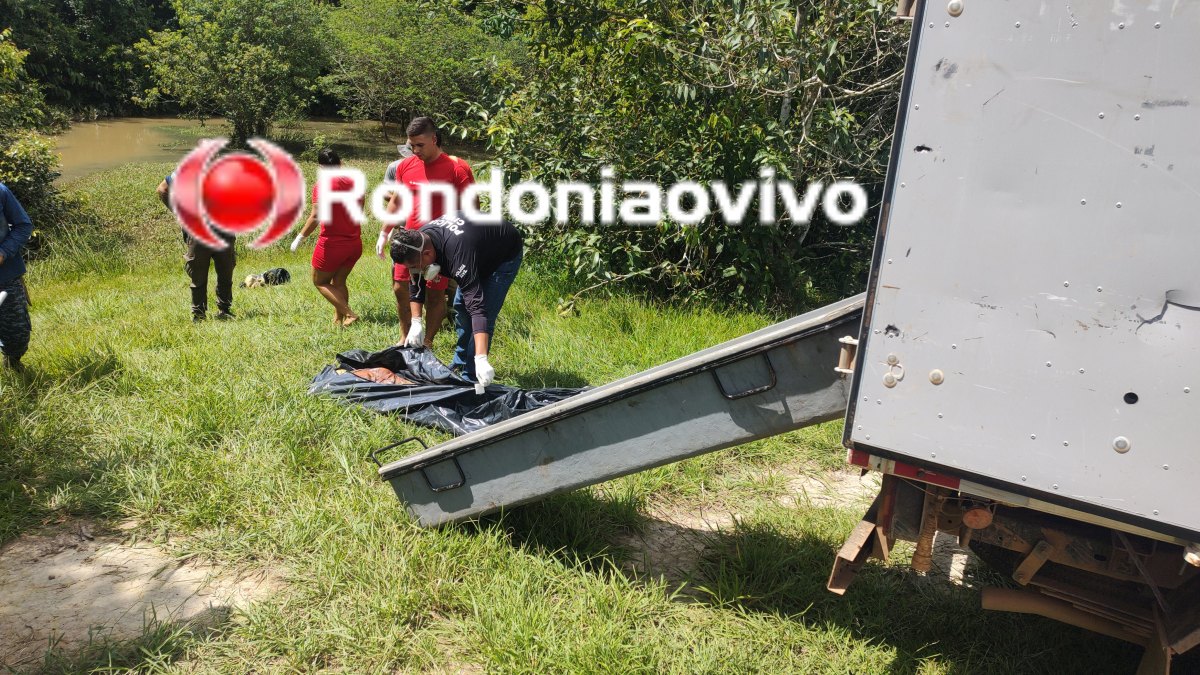 VÍDEO: Bombeiros resgatam corpo de jovem executado e jogado em lago 