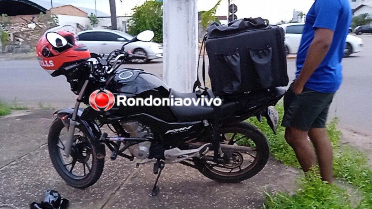 NA PRESSA: Motoboy se choca em dois veículos ao tentar passar em 'corredor' 