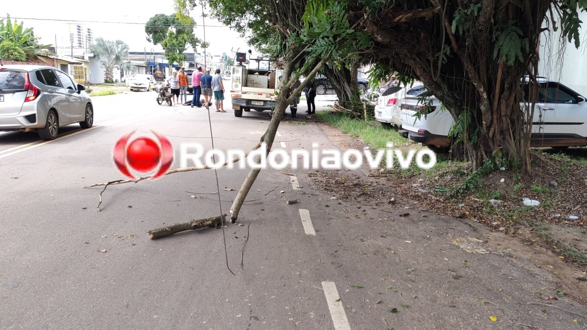 SOFREU QUEDA: Fio caído na rua provoca acidente e deixa mulher em moto ferida