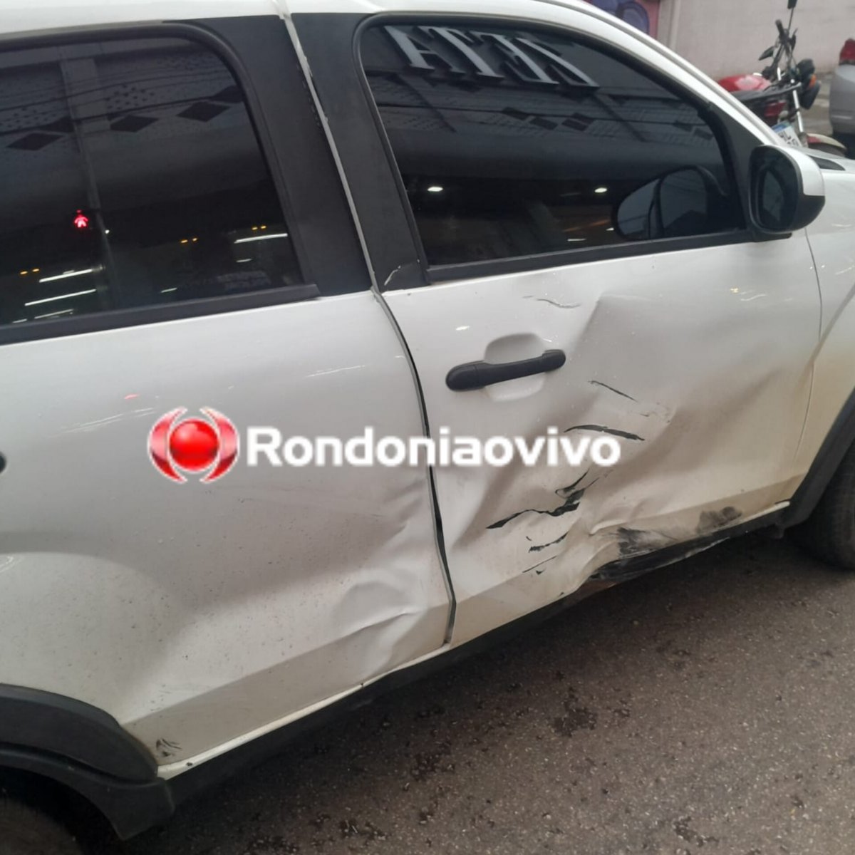 FAIXA DE ÔNIBUS: Condutor de moto CB300 sofre acidente na Avenida 7 de Setembro 