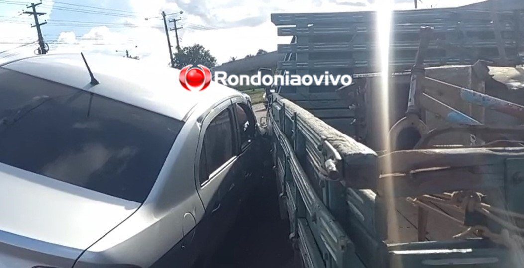 VÍDEO: Acidente na BR-364 faz carro subir em mureta de proteção da via