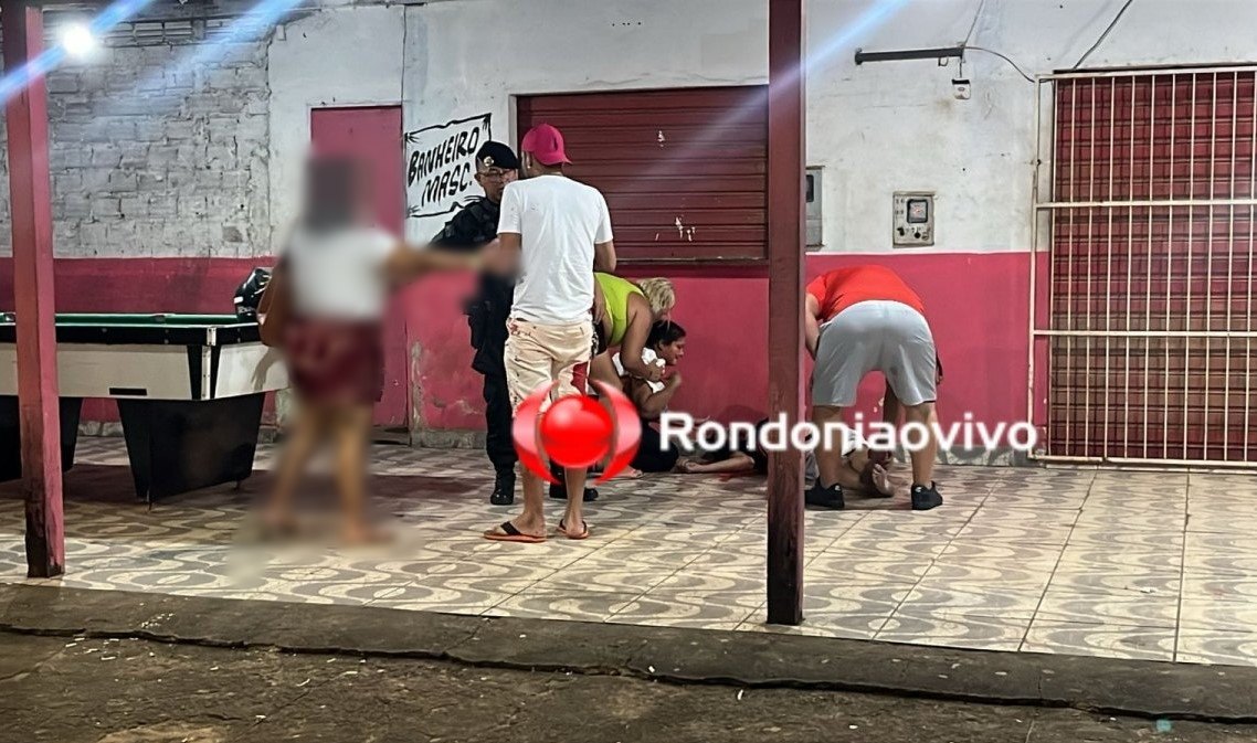 VÍDEO: Homem é executado a tiros em bar e irmão fica ferido