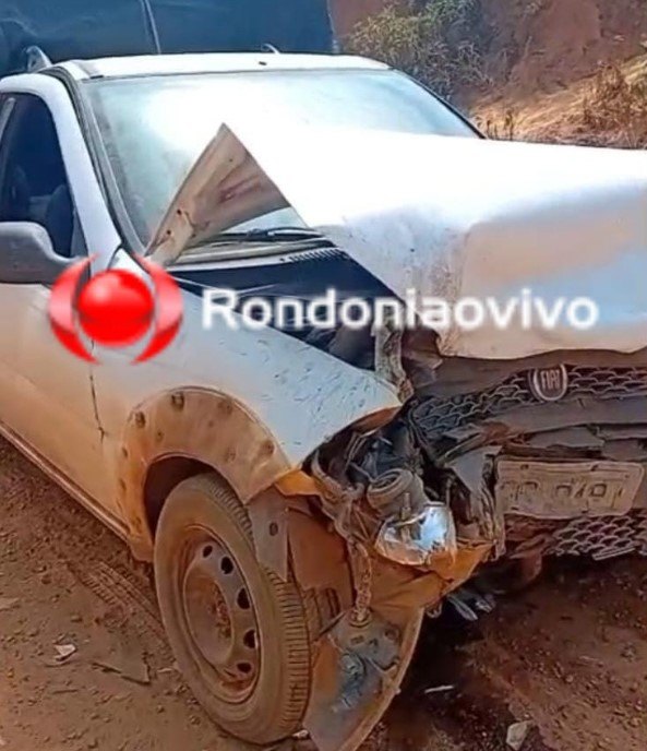 VÍDEO: Gravíssima batida frontal deixa quatro pessoas seriamente feridas