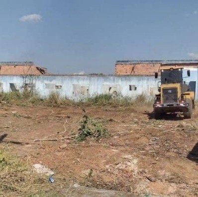 SERVIÇOS: Semusb atende pedido de Márcio Pacele e realiza limpeza no Bairro Flamboyant