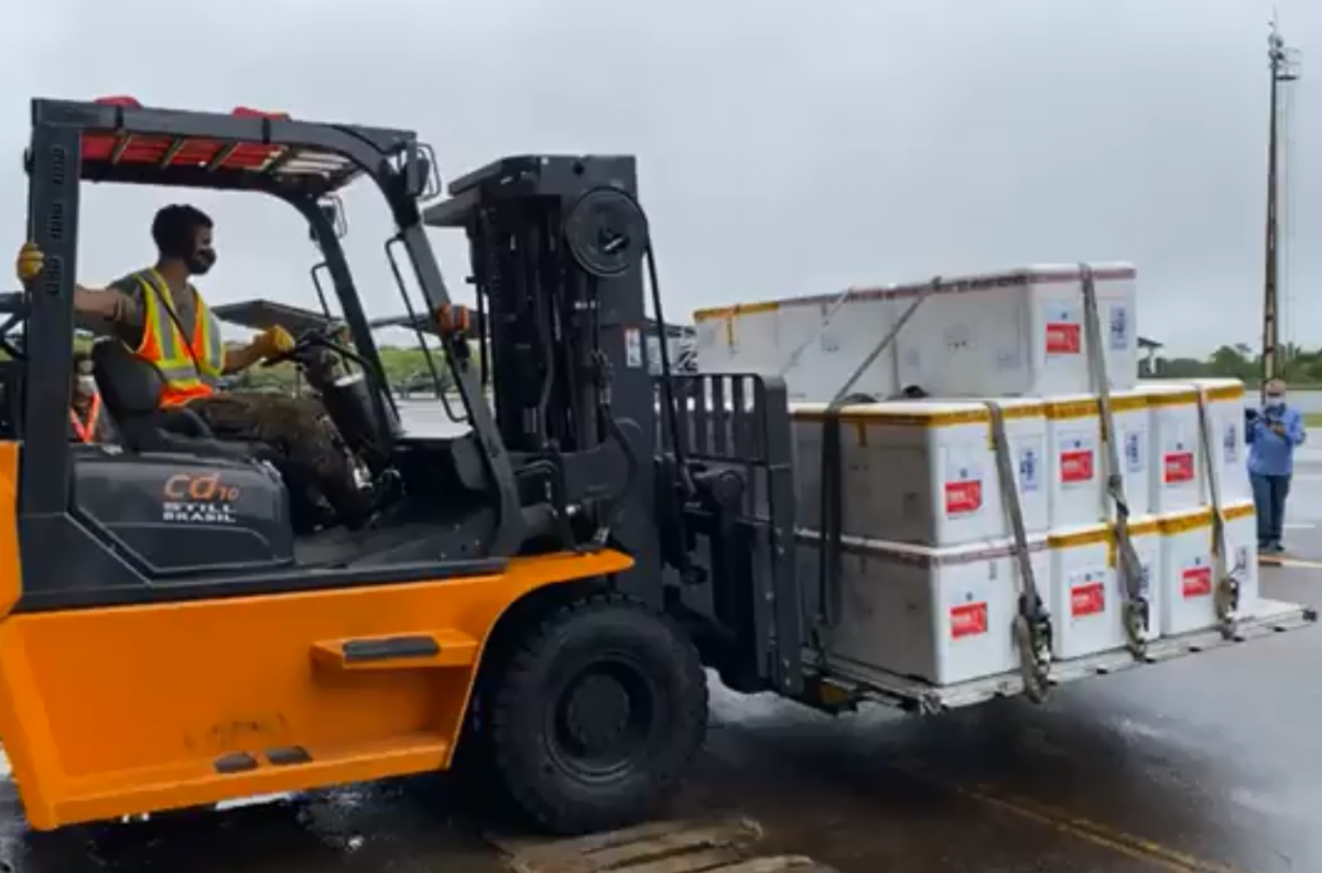 EM RONDÔNIA: Cel. Chrisóstomo acompanha chegada da vacina: 'esperança para o nosso povo'