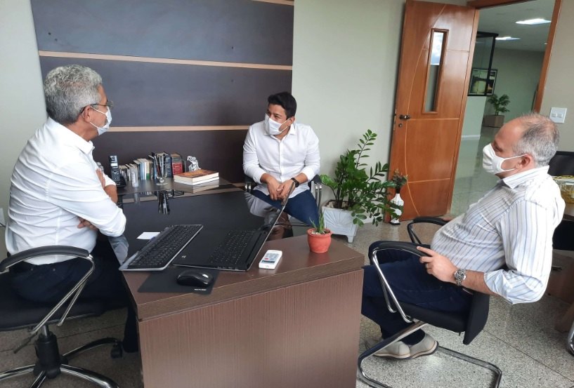 INSTITUIÇÃO: Prefeito de Cacoal conta com a parceria da Unesc em prol do município