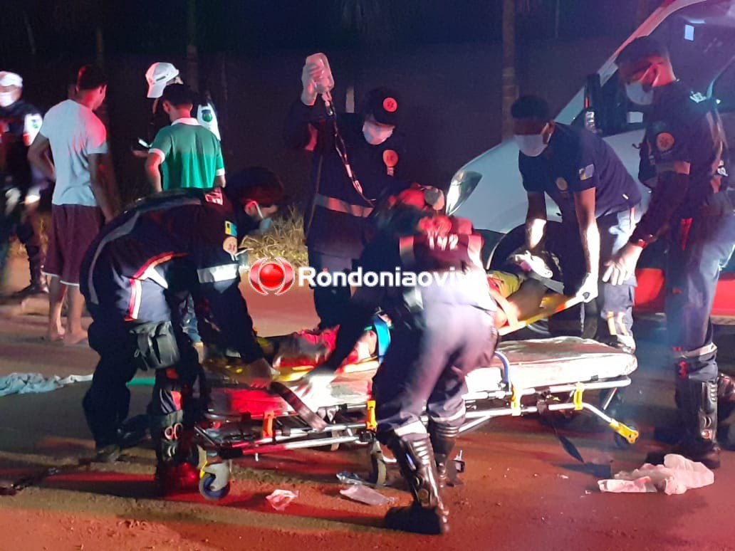 GRAVE: Motociclista tem fratura exposta na perna após colisão frontal com automóvel