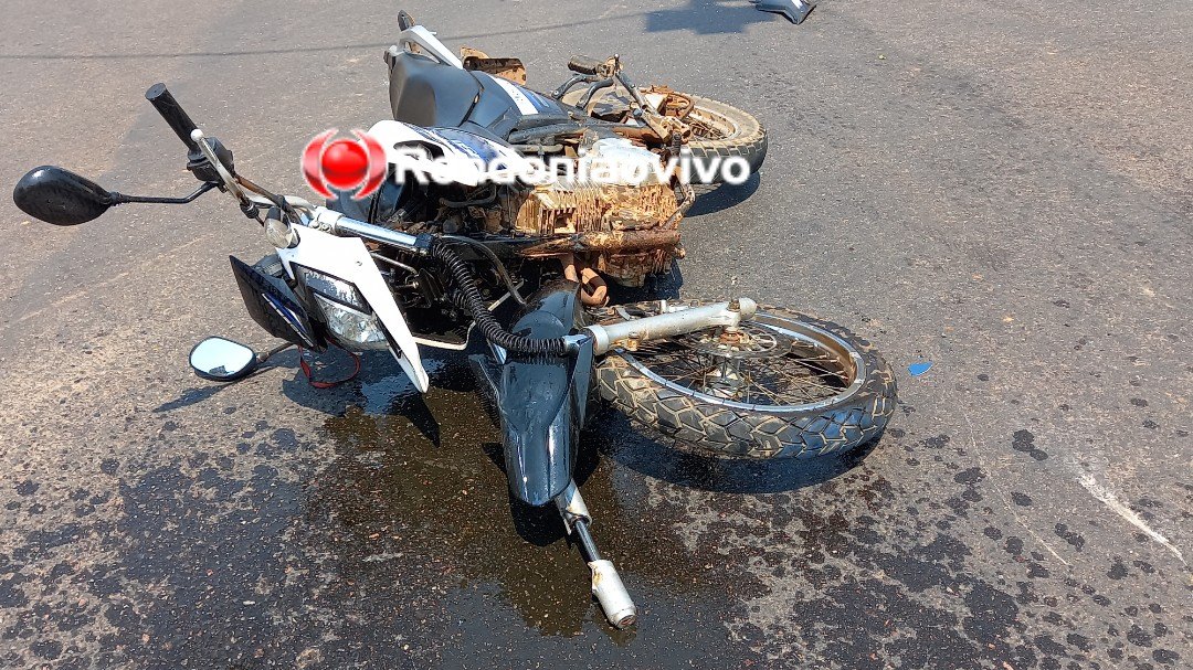 ASSISTA O VÍDEO: Motorista de carro foge após acidente com motociclista em semáforo