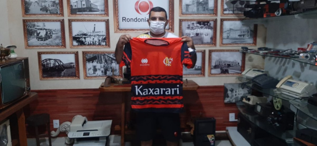 Confira quem foram os três sortudos das camisas oficiais 