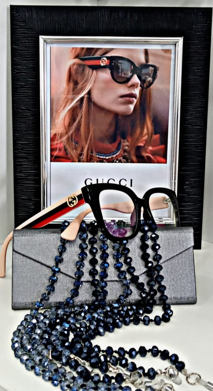 Óculos solar, armações receituário e variedade em acessórios