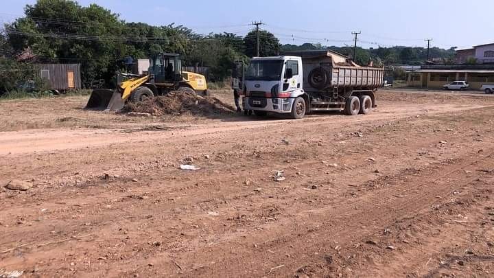 BAIRRO AREAL: Vereador Márcio Miranda cumpri solicitação de moradores e feirantes