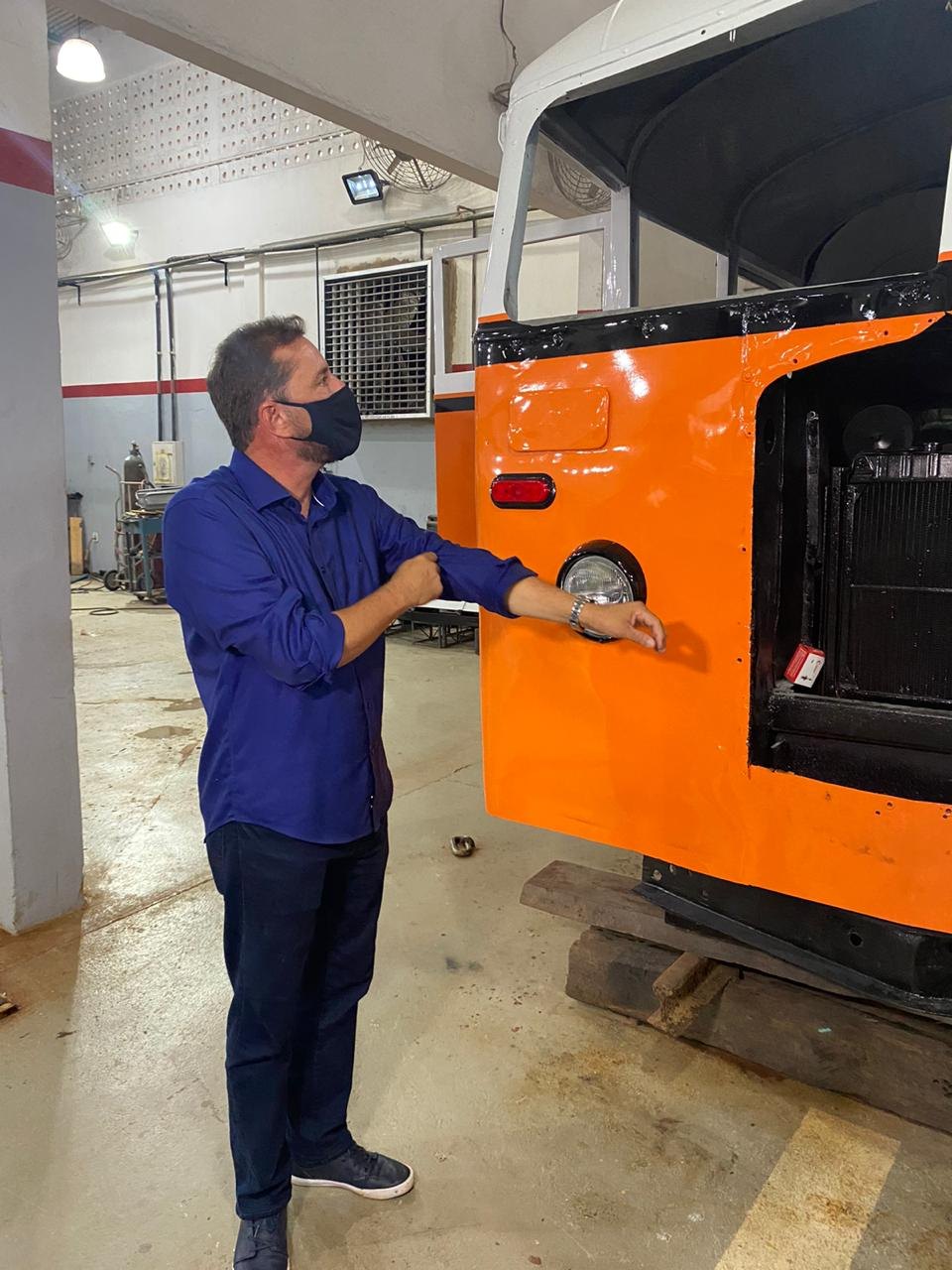 CENTRO HISTÓRICO: Hildon Chaves acompanha recuperação de litorina da antiga EFMM